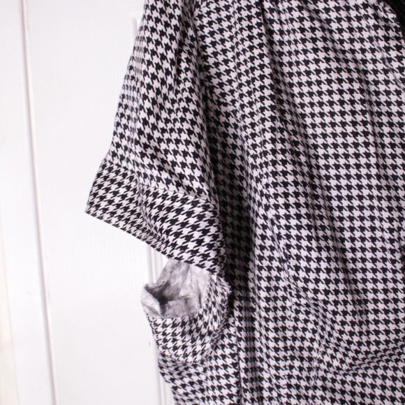 Lane Bryant Short Sleeve black and white houndstooth Button up Shirt - Picture 2 of 6